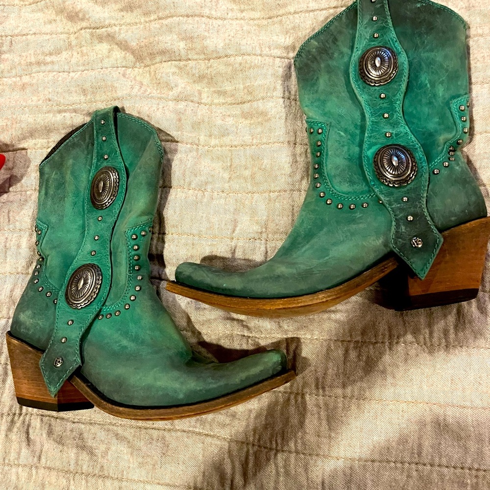 Never worn new no tags